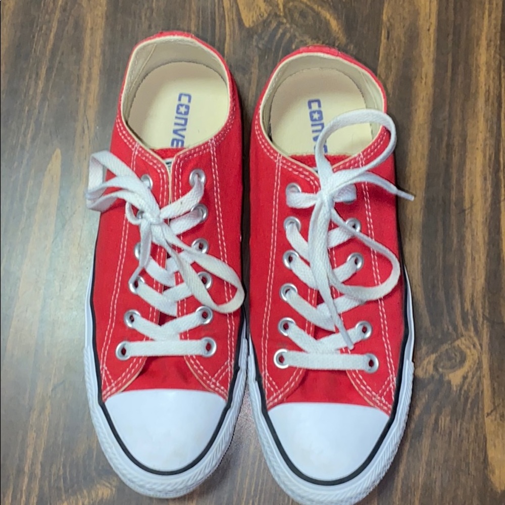 Red low-top converse